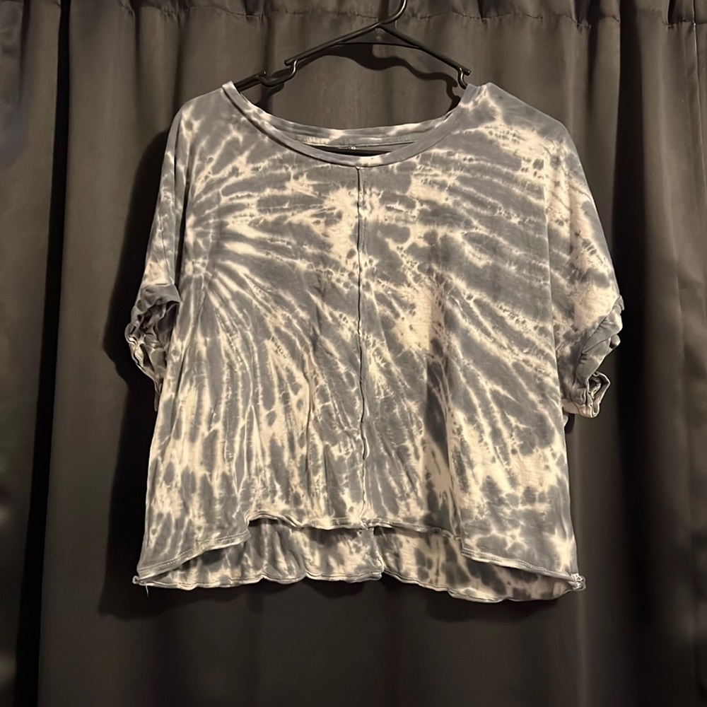 American Eagle tie dye cropped tee